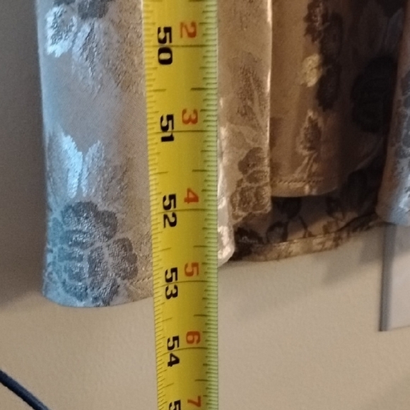 Floral Draped Sleeveless Top - Picture 6 of 8